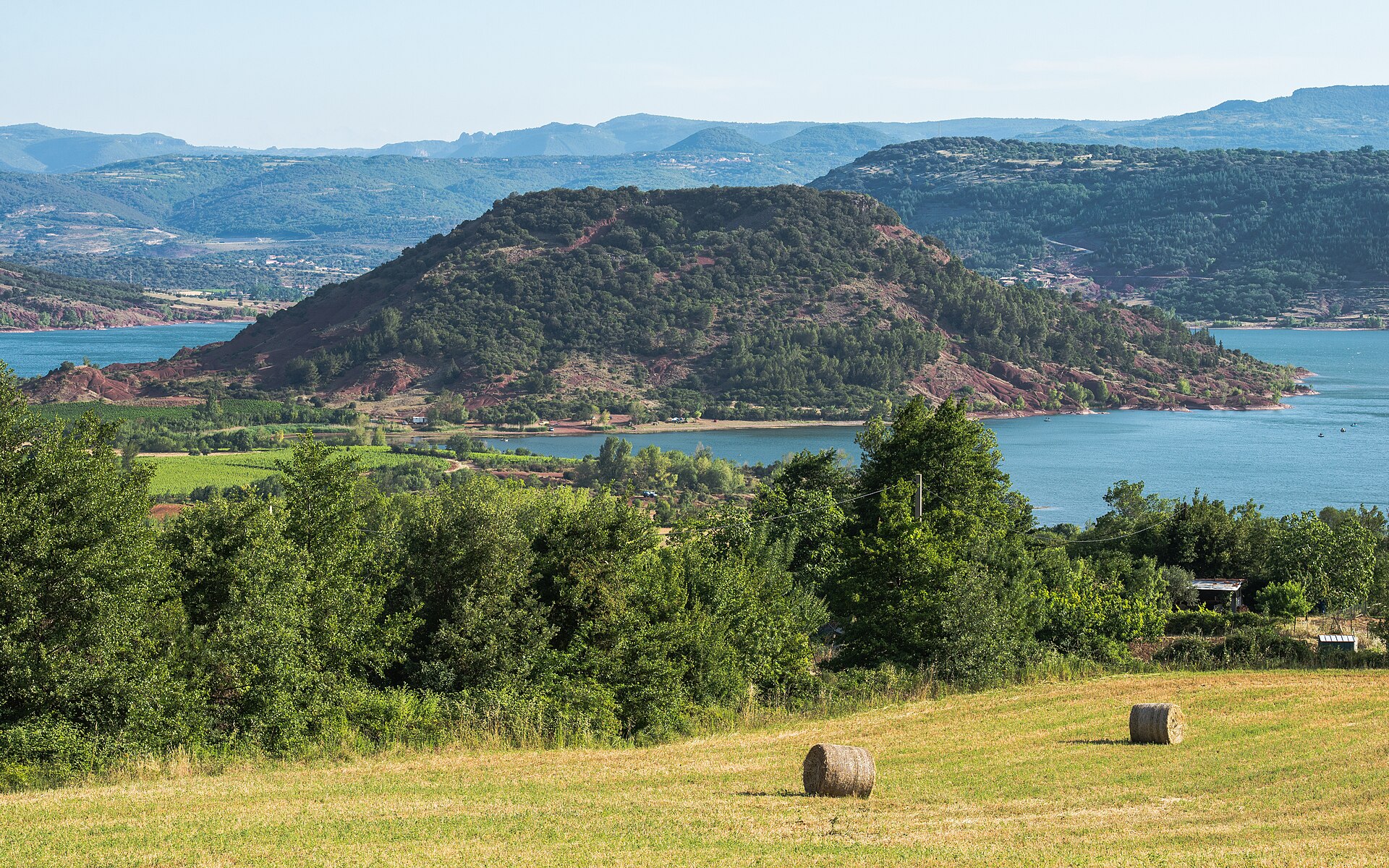 Vue sur le lac du Salagou depuis les hauteurs